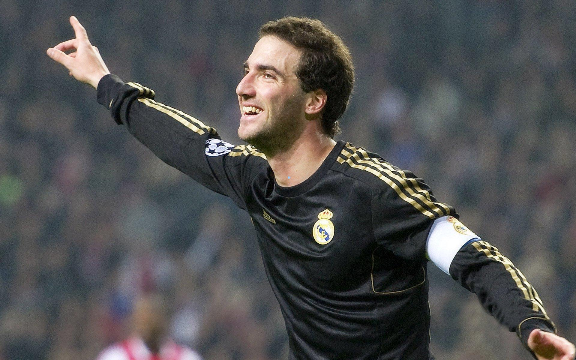 ayx：墨菲三世全能风暴席卷赛场 狂砍32+3+3+3率队定乾坤